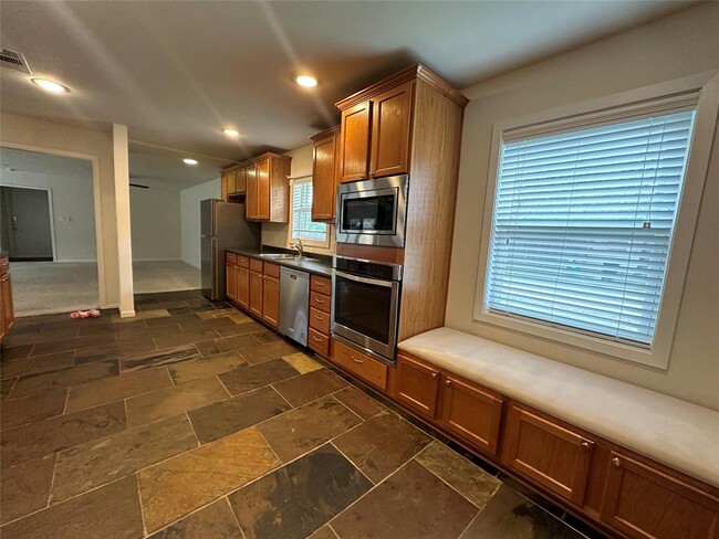 Building Photo - 9602 Fairdale Ln