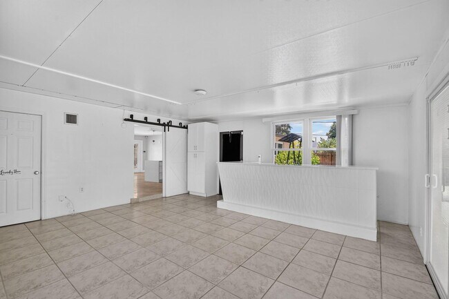Building Photo - 907 Wright Dr