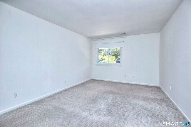 Building Photo - 109 Southport Woods Drive