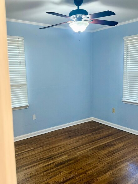 Building Photo - 4634 Amboy Rd