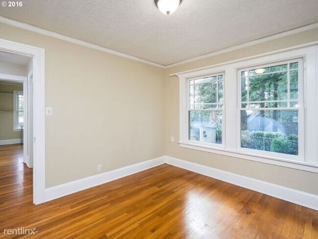 Building Photo - 3 br, 2 bath House - 7130 SW Canyon Drive