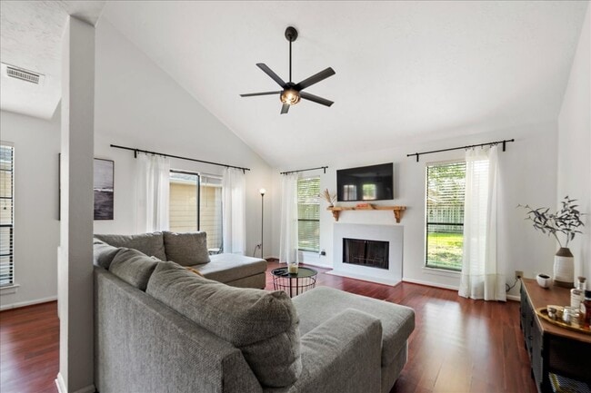 Building Photo - 7752 High Village Dr