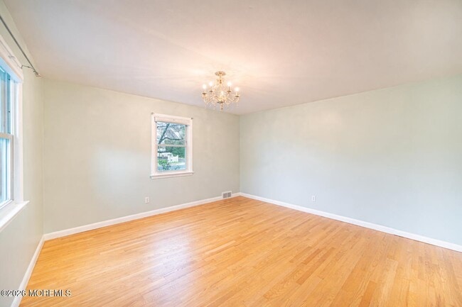 Building Photo - 32 Lake Ave