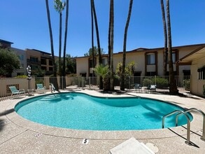 Building Photo - Prime Scottsdale Location! 2 bed 1.5 bath with community pool