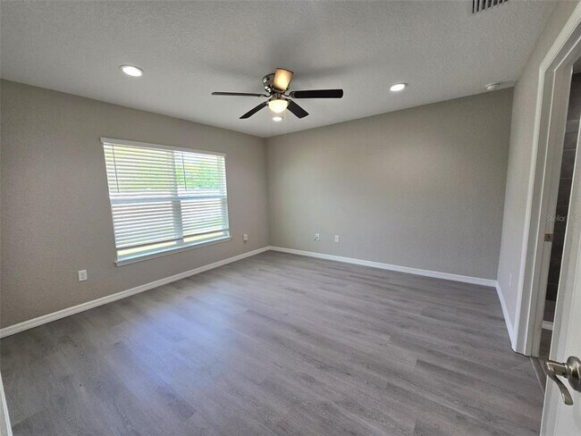 Building Photo - 10864 SE 66th Terrace