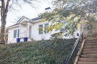 Building Photo - Beautifully Updated 3bd/2ba w/ Loft/Office...