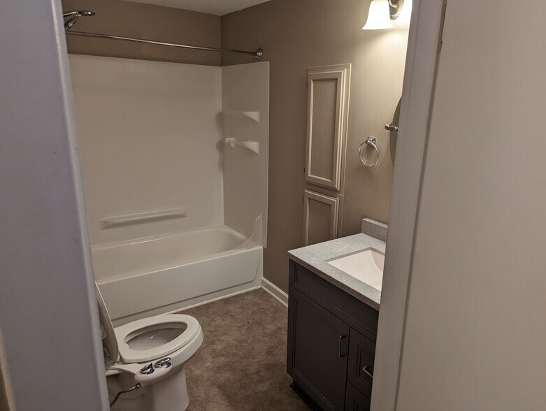 Bathroom. - 1042 Cameron St
