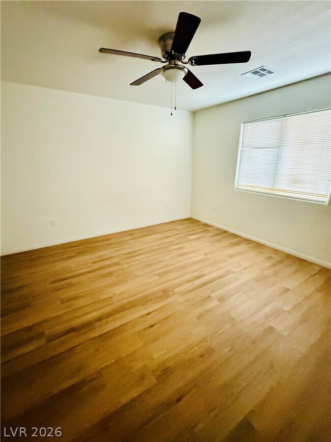 Building Photo - 2021 E Ambush St