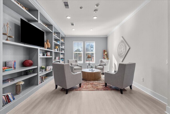 Building Photo - 540 Hobbs Rd