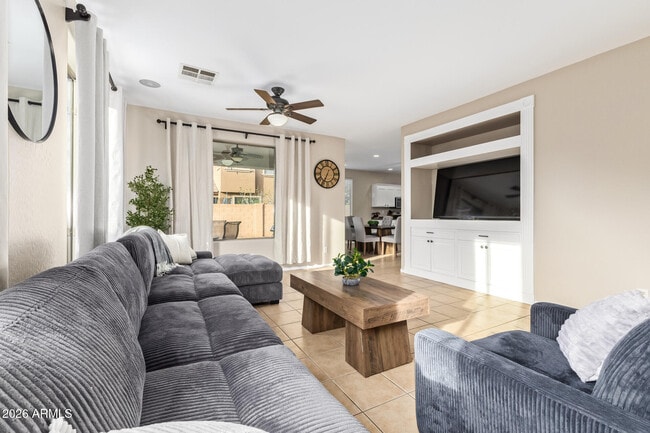 Building Photo - 3143 S Southwind Dr