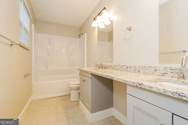 Building Photo - 4336 Hill View Dr