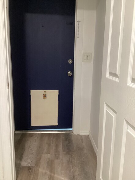 Building Photo - 1102 Galsworthy Ave