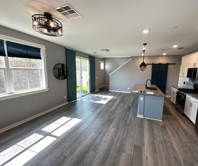 Building Photo - 35789 Breckyn Ln