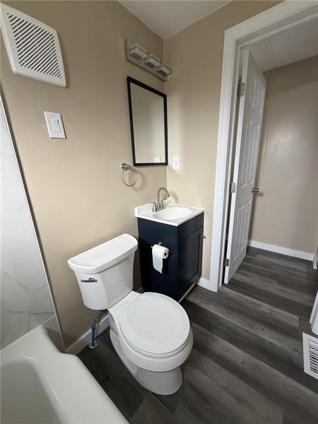 Building Photo - 1156 Eisenhower Dr