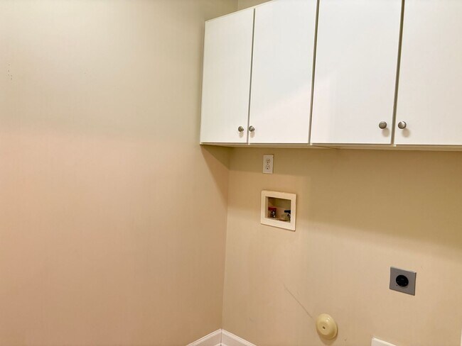 Building Photo - 804 Pelican Ln