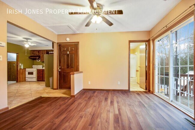 Building Photo - 479 Lake Ave