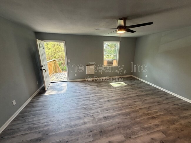 Building Photo - 1129 E Grand Ave