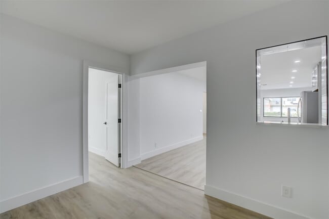 Building Photo - 2155 NE 56th Ct