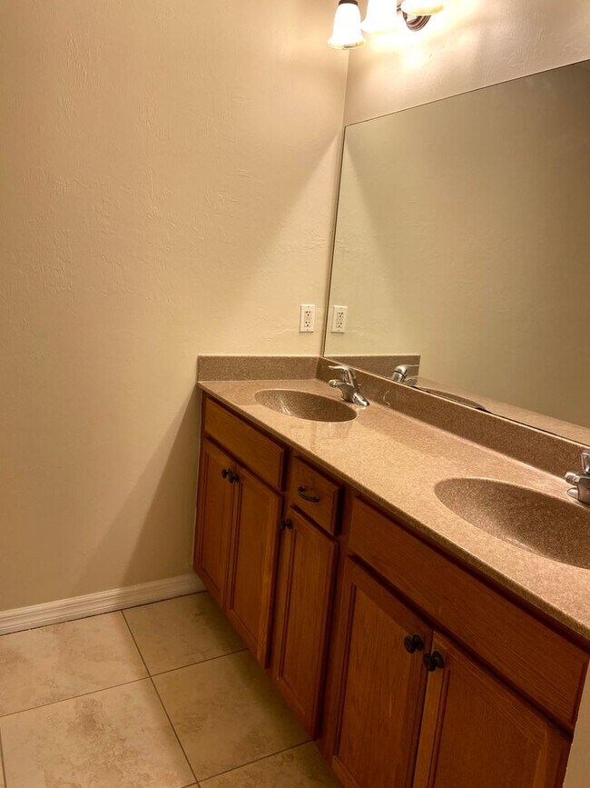 Building Photo - 3302 7th St W