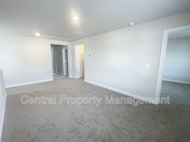 Building Photo - 671 Cozy Blf Rd