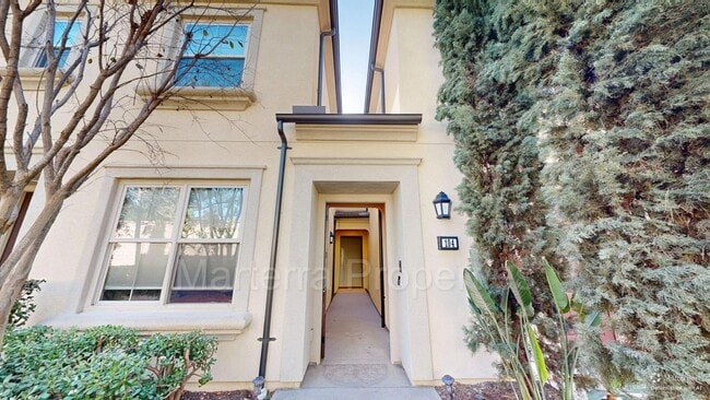 Building Photo - Beautiful 2 bed Home in Irvine