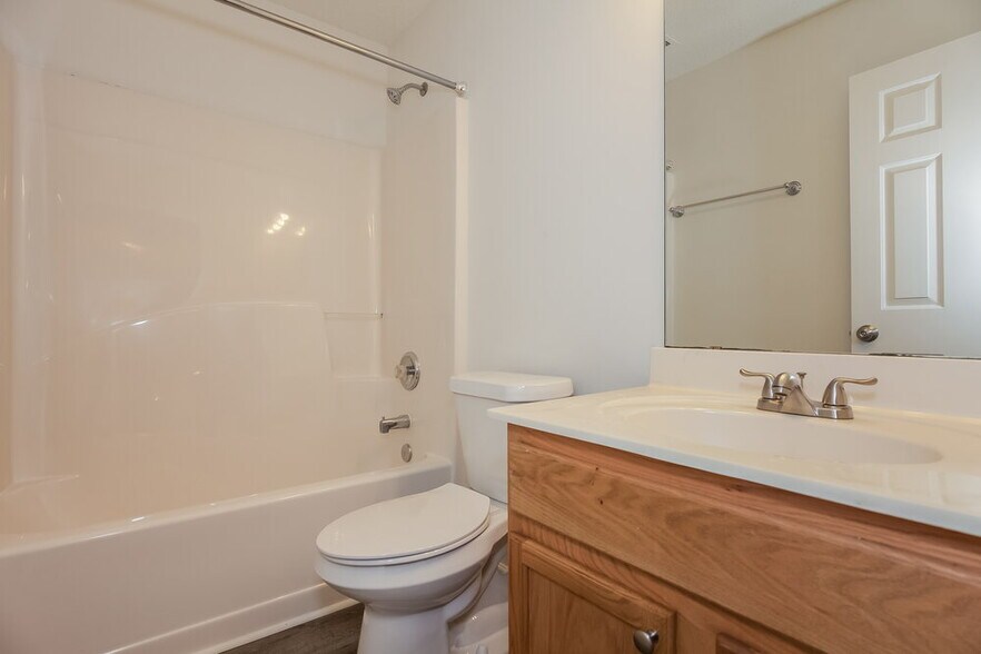 Building Photo - 2120 Speedwell Ct