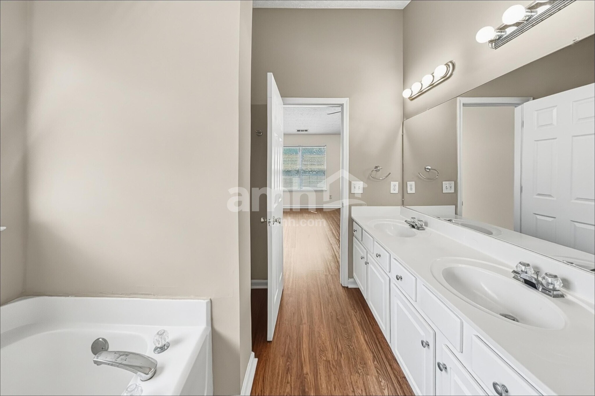 Building Photo - 1394 Ivey Pointe Dr SE