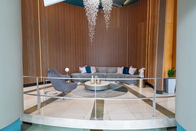 Building Photo - Downtown Orlando One Bedroom with Lake Eola View * * Modernized Waverly Condo