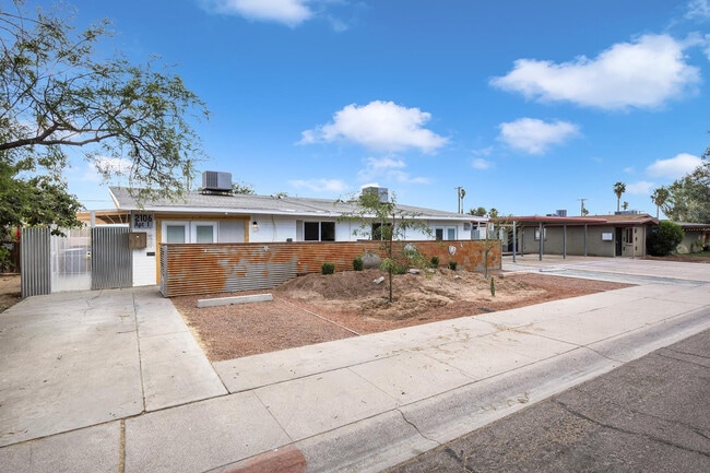 Building Photo - 2106 S Granada Dr