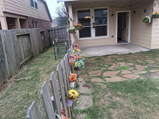 Building Photo - 13610 Spectacled Bear
