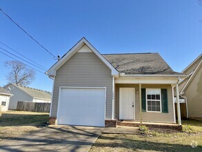 Building Photo - Charming Single-Family Home