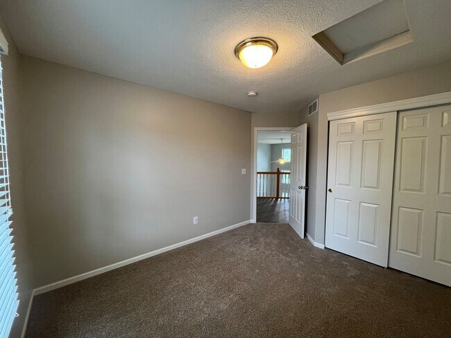 Building Photo - Beautiful Home in Scioto Reserve!