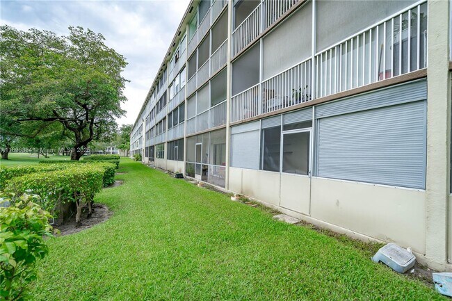 Building Photo - 101 SW 132nd Way
