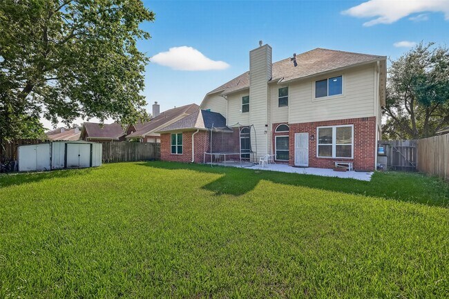 Building Photo - 11603 Oak Lake Park Dr