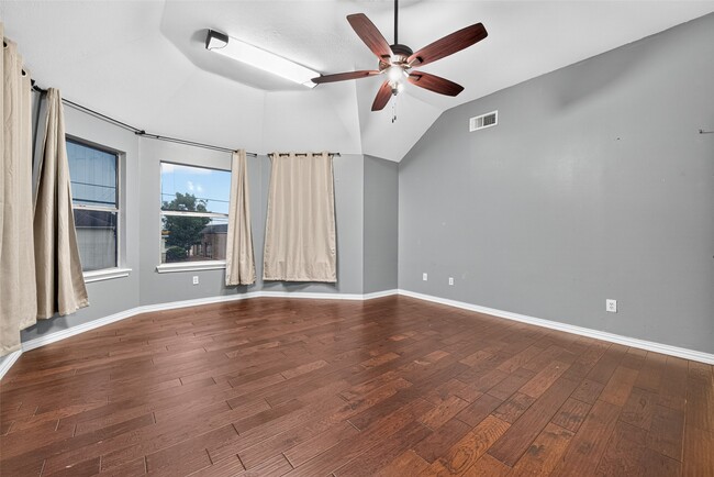 Building Photo - 6311 Drake Elm Dr