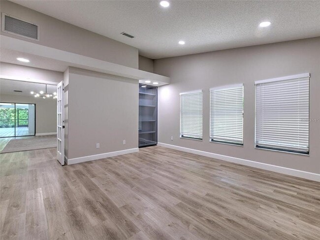 Building Photo - 3105 Mossvale Ln