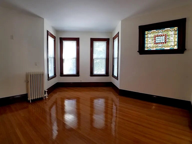 Front Room - 58 Boston St
