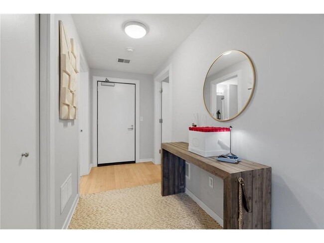 Building Photo - 740 Portland Ave