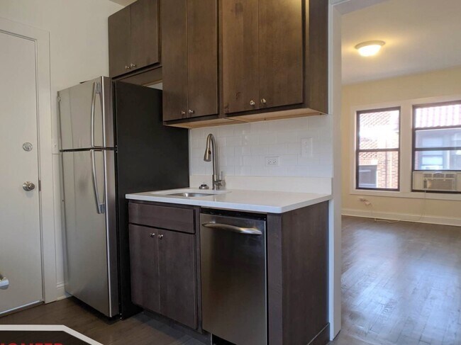 Building Photo - 2641 N Spaulding Ave