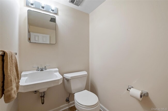 Building Photo - 20 Steuben Dr