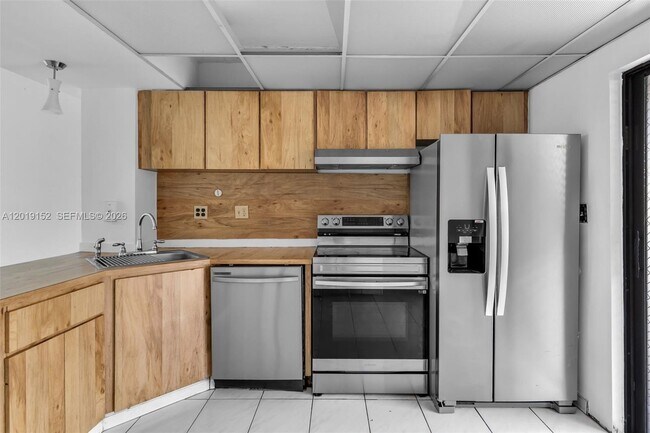 Building Photo - 1811 SW 107th Ave