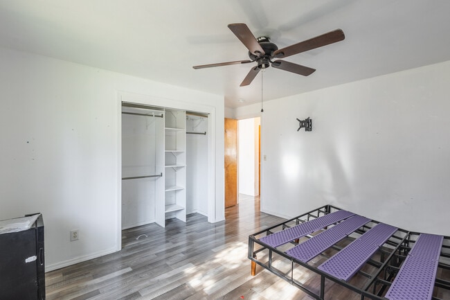 Building Photo - 924 E Georgia Ave