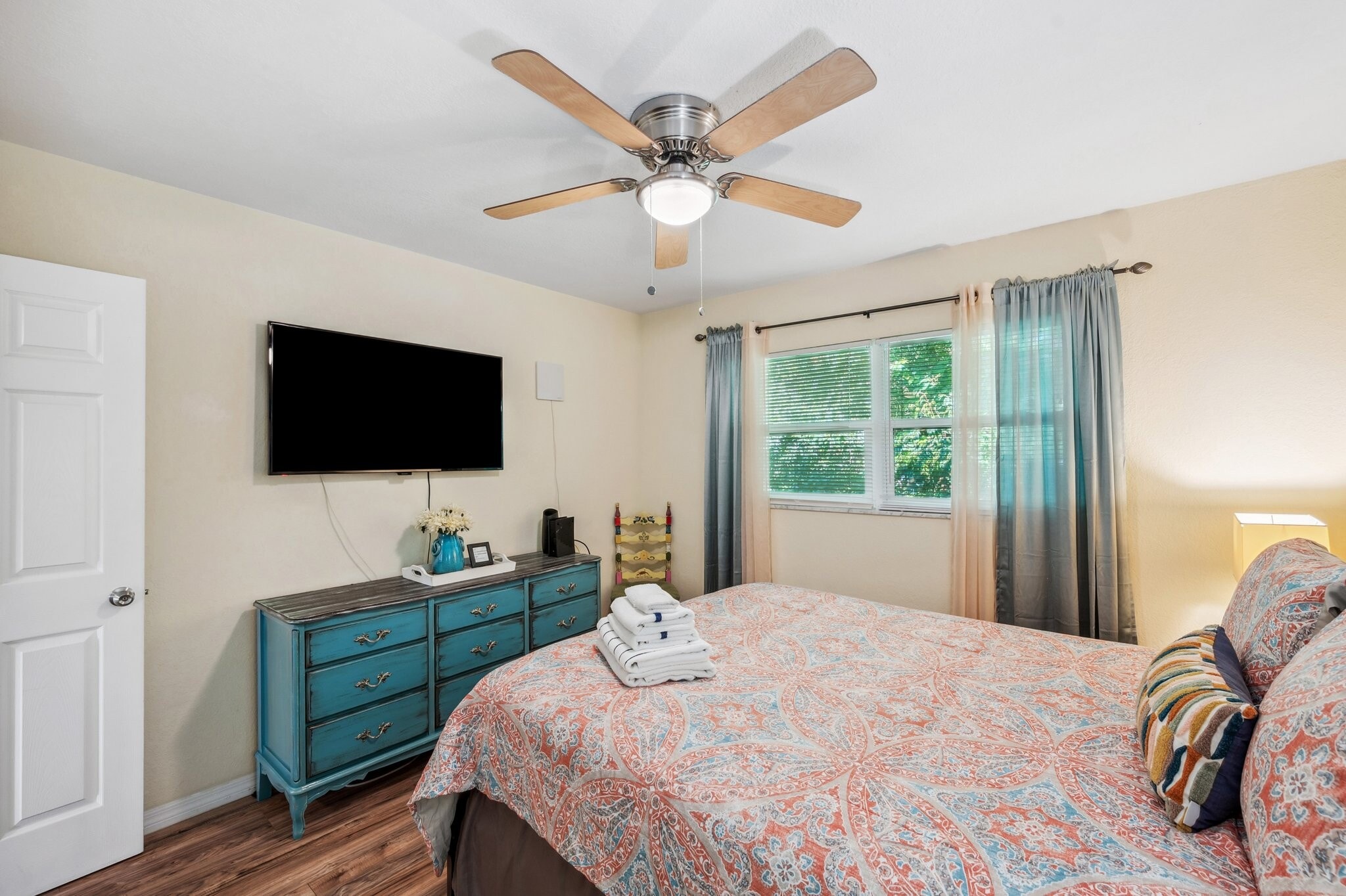 Building Photo - 2 N Fernwood Ave