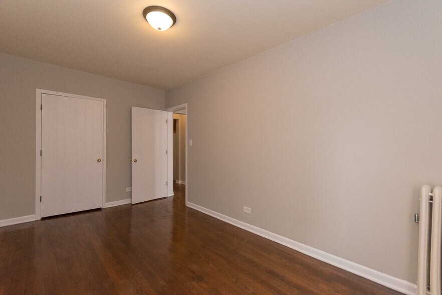 Building Photo - 5748 N Winthrop Ave