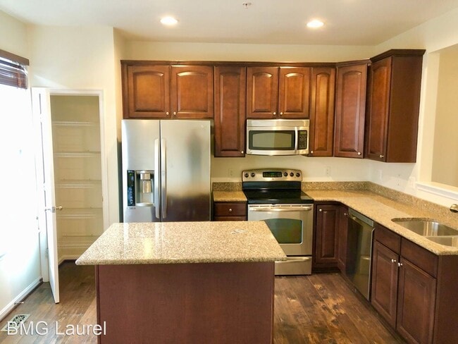 Building Photo - 3 br, 3 bath House - 604 Ava Cir NE