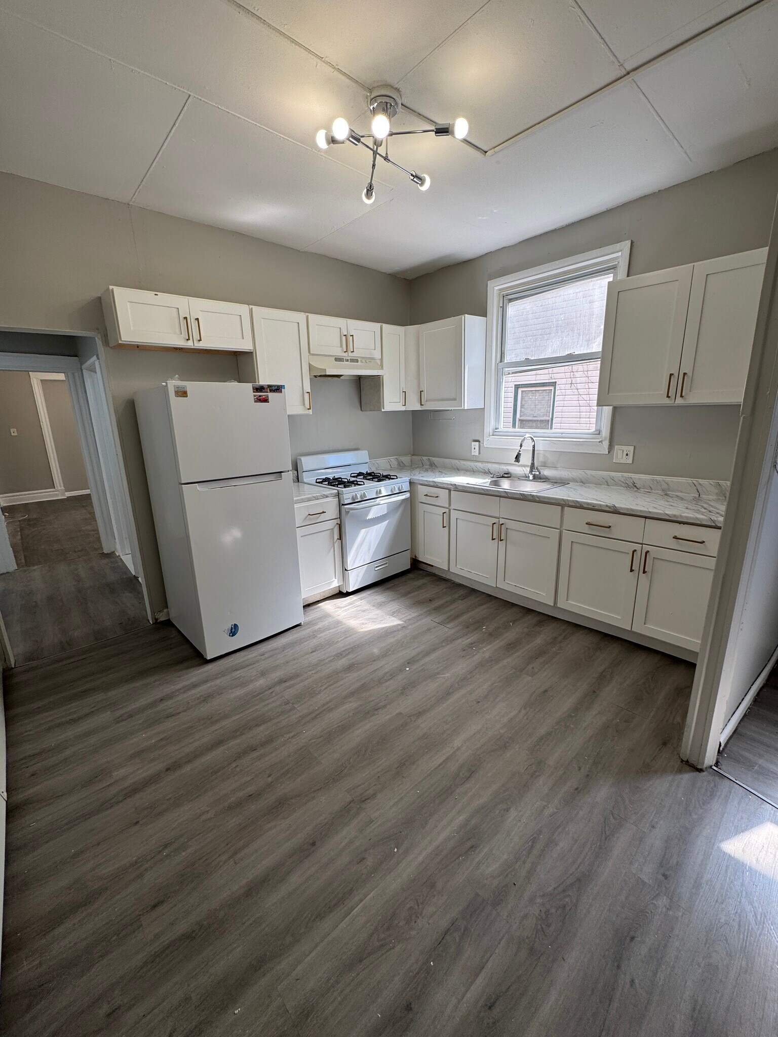 Building Photo - 11 Baldwin Ave