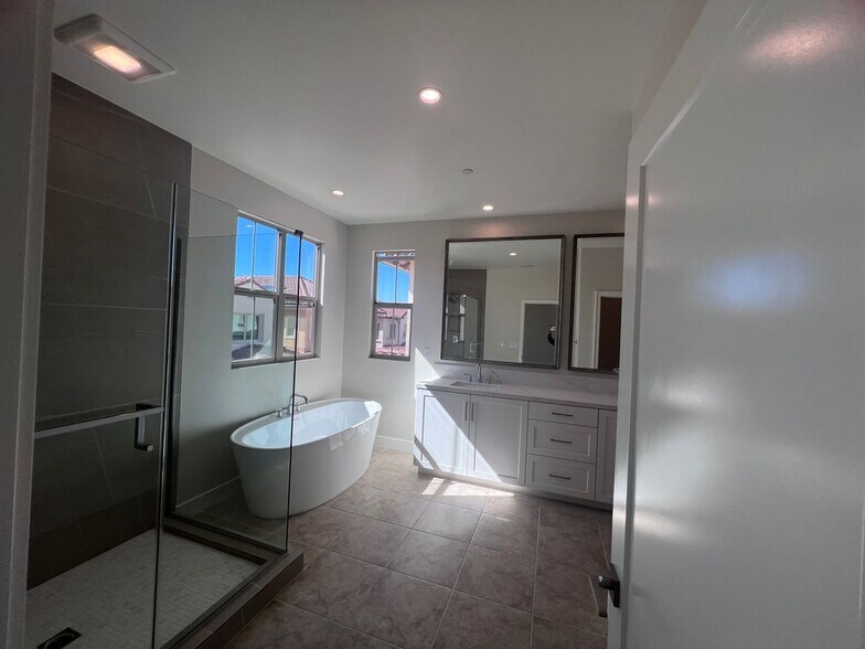 Building Photo - 128 Sugar Brush