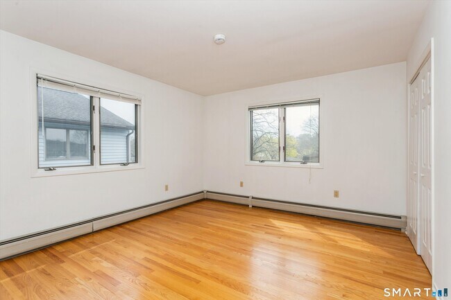 Building Photo - 81 Pemberwick Rd