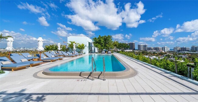 Building Photo - 9201 E Bay Harbor Dr