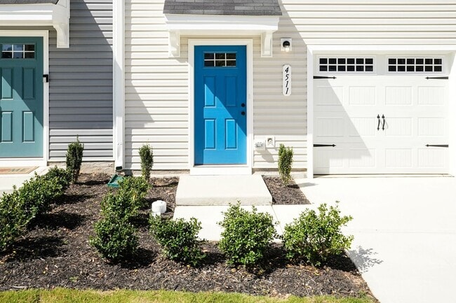 Building Photo - Brand New End-Unit Townhome in Raleigh